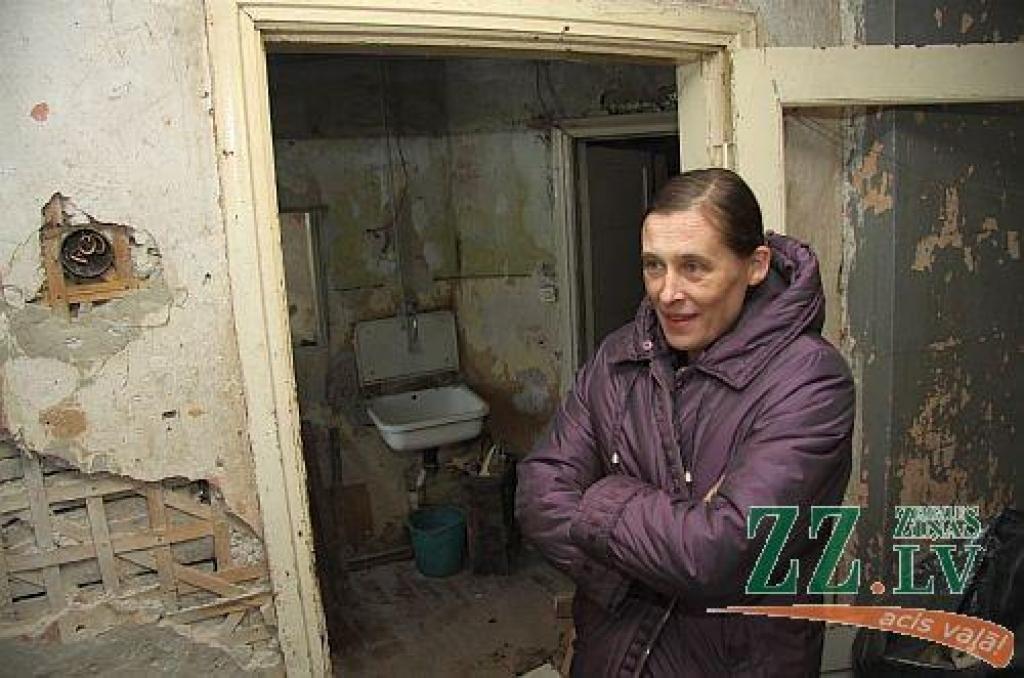 Rožu ielas 1/3 nolaistākā nama viena no īrniecēm Sandra Paulsone.
Autors: Agris Samcovs