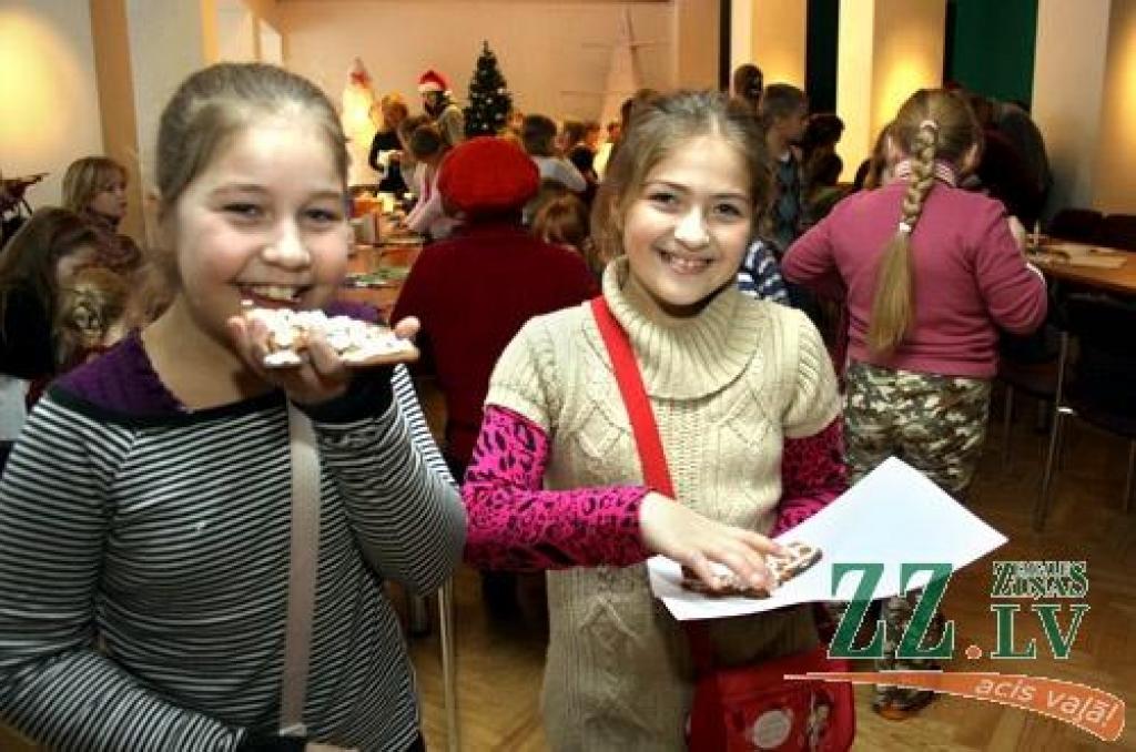 Kad bagātīgās ziemas prieki jau nedaudz nogurdinājuši, gadumijas skolēnu brīvdienu dažādošanai domāts pasākums «Brīvdienu jampadracis», kas otrdien līdz pat pulksten sešiem vakarā notika Jelgavas kultūras namā.

«Ar bažām domāju – atnāks...