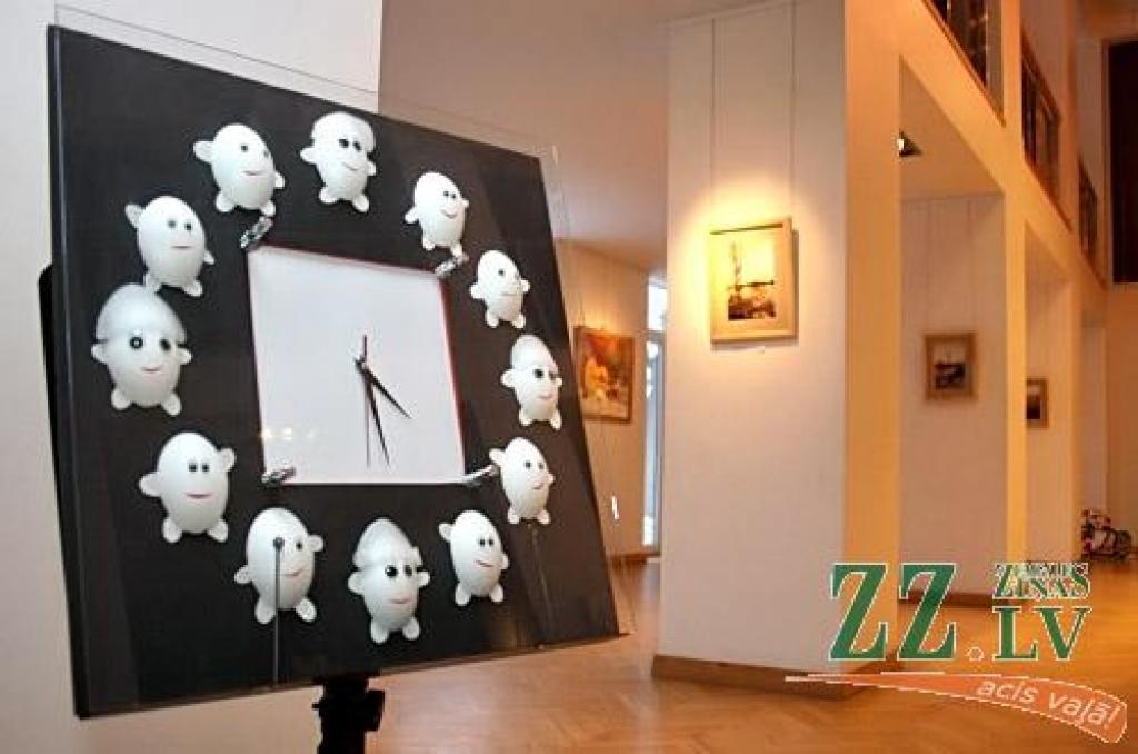 2011.gads Jelgavas kultūras namā sācies ar jaunām izstādēm. Foajē pie Lielās zāles no ceturtdienas var aplūkot Jelgavas Mākslas skolas pagājušā gada audzēkņu  nobeiguma darbus. Izstādīti labākie gleznojumi, grafikas, zīda apgleznojumi,...