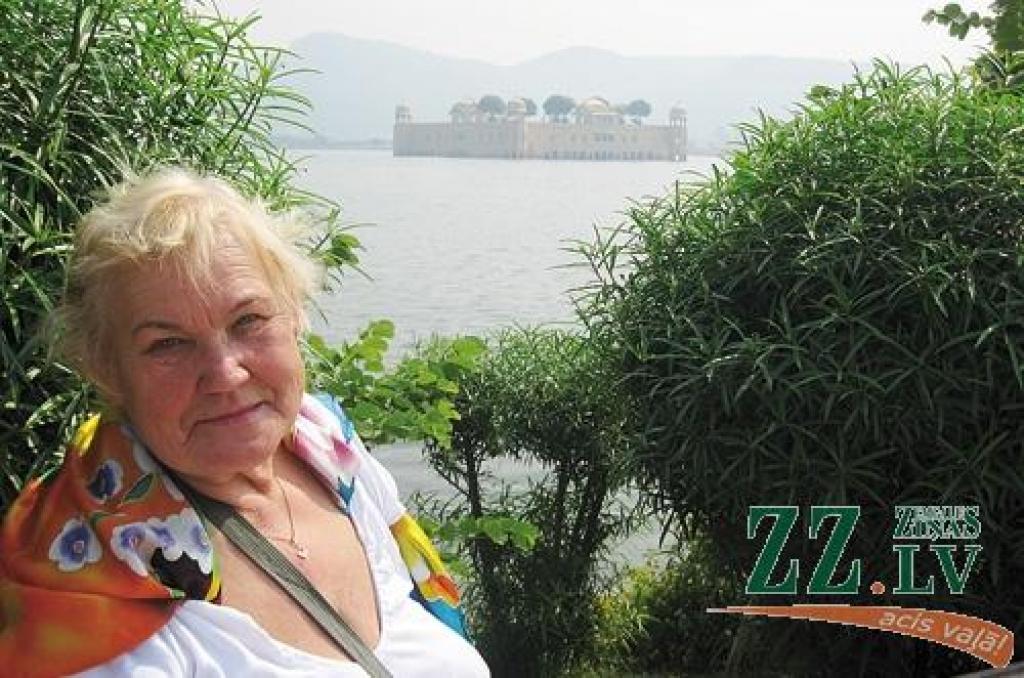 Aina Tamane Gangas krastā.
Autors: no Ainas Tamanes albuma 