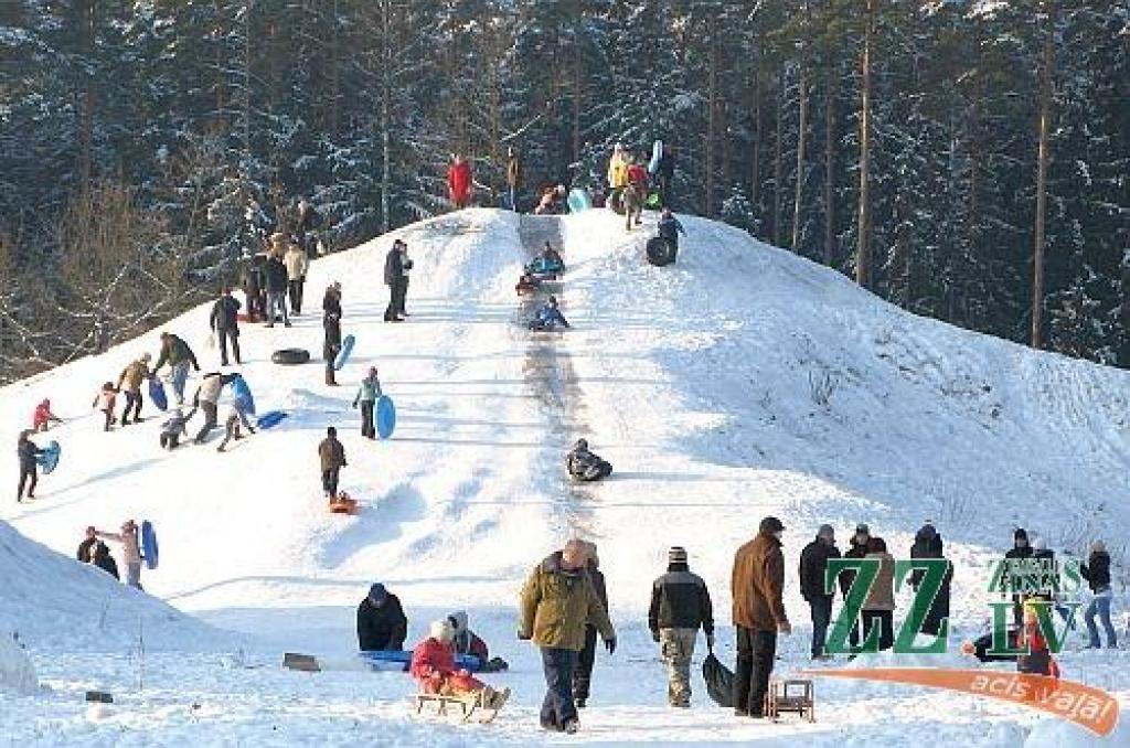 Vietējo bērnu iecienītais kalns Ozolnieku centrā.
Autors: Evita Puriņa