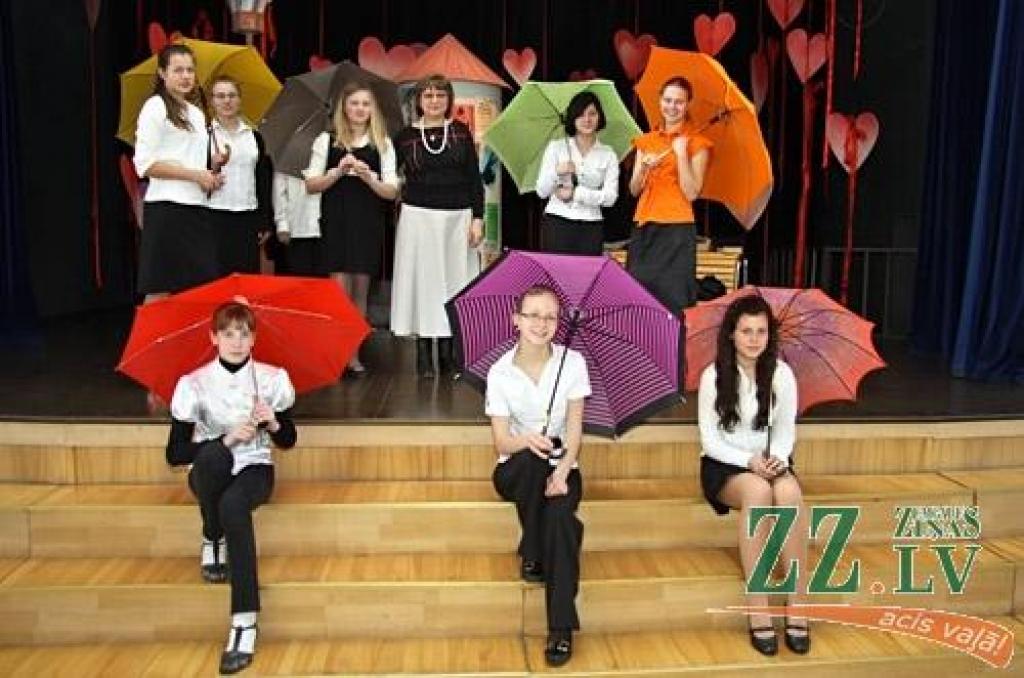 Jelgavas un Ozolnieku novadu skolēnu skatuves runas un literāro uzvedumu konkursā visizteiksmīgāk izvēlētos dzejas un prozas darbus norunāja Zaļenieku pamatskolas 4.klases skolniece Linda Fedjkina, Līvbērzes vidusskolas 6.klases audzēkne...