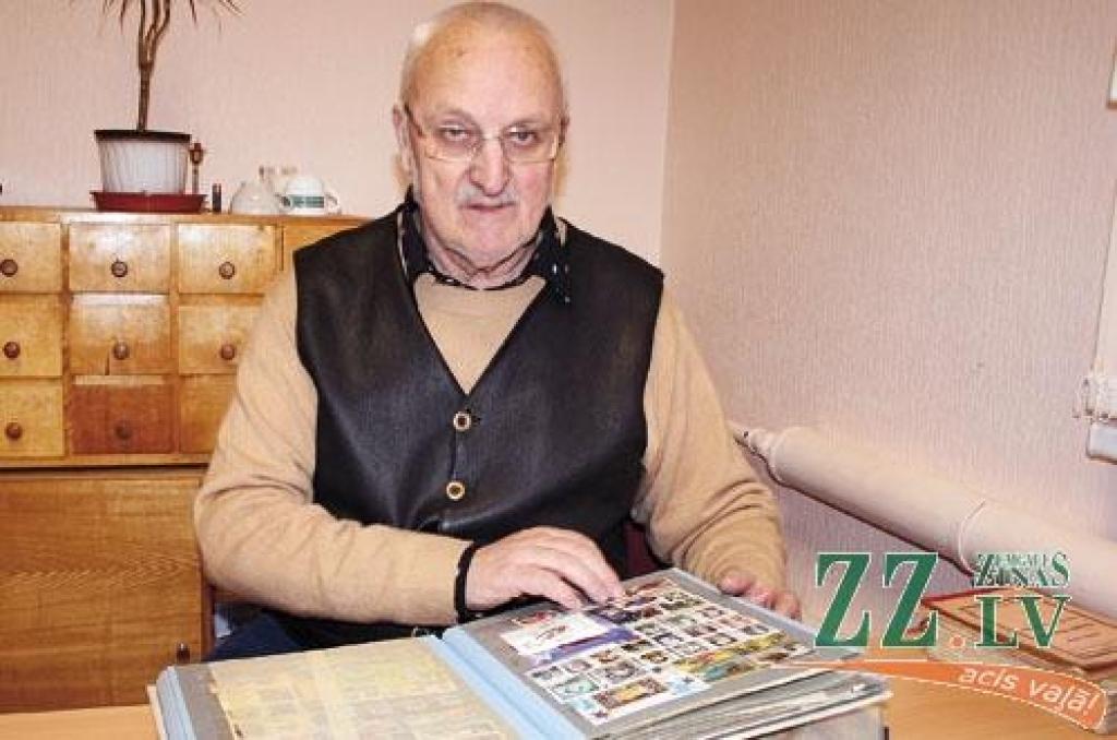 «Kā man skolas gados pielipa tieksme iegādāties pastmarkas, kuras toreiz pirkām vietējā bodītē, jo tur bieži pārdeva konfiscētās ārzemju markas, tā šī patika manī ir dzīva vēl šobaltdien,» atzīstas Vsevolods Dudzinskis.
Autors: Aivars Zilbers