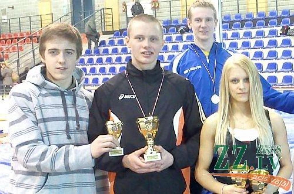 No kreisās – Gatis Čakšs, Guntars Kulmanis, Nils Zandovskis, Laura Pavloviča.
Autors: no dalībnieku arhīva