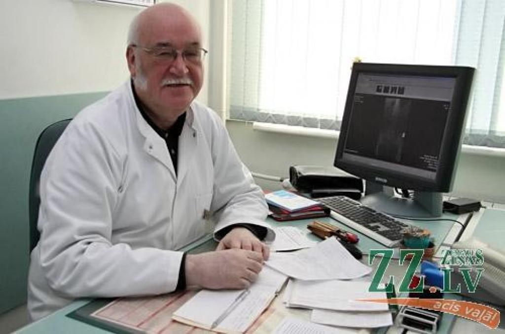 Šonedēļ, kad pasaule atzīmē Černobiļas atomelektrostacijas katastrofas 25.gadadienu, Jelgavas novada Domes zālē kopā tiek aicināti 77 Jelgavas, 38 Jelgavas novada, kā arī 19 Ozolnieku novada vīri. Starp viņiem arī pazīstamais Jelgavas ārsts Nikolajs Belousovs, kurš toreiz 39 gadu vecumā devās uz Černobiļu un katastrofas seku likvidēšanas darbos pavadīja 82 diennaktis. Viņš piemin brīvprātīgos un nenosoda tos, kuri bēga no briesmām. 
Autors: Agris Samcovs