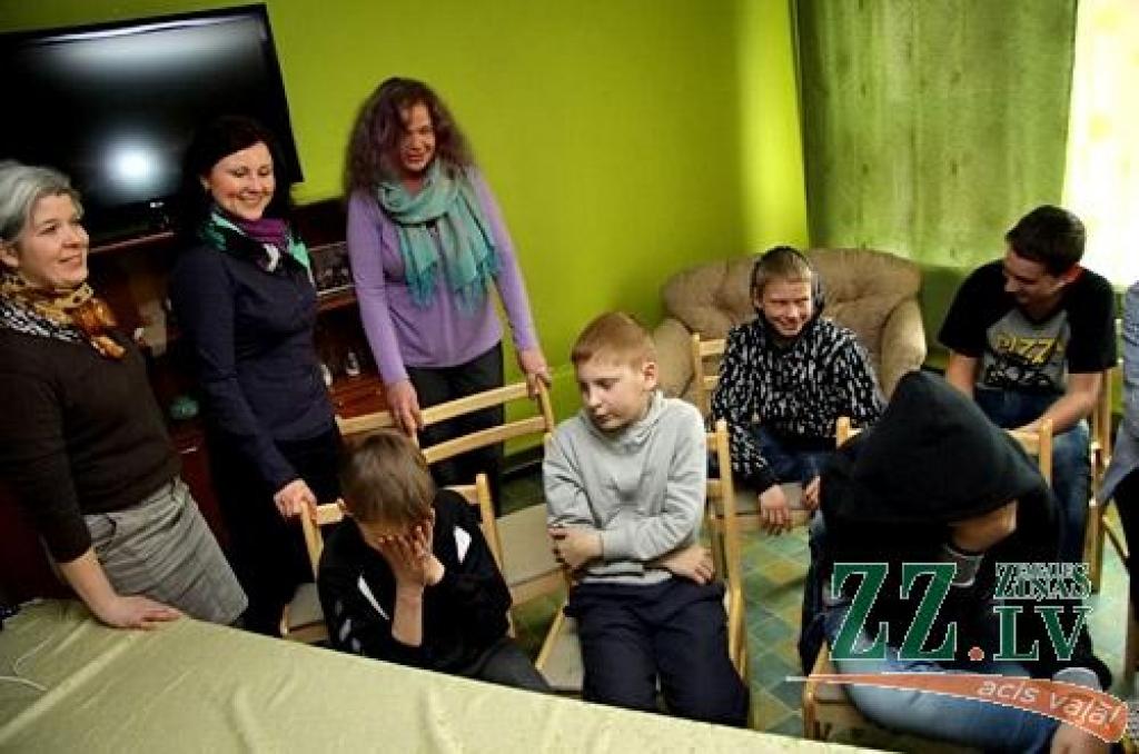 Lai labāk izprastu izlīguma procesu, jauniešiem tika demonstrēta mācību filma un pārrunāti šie jautājumi.
Autors: Agris Samcovs