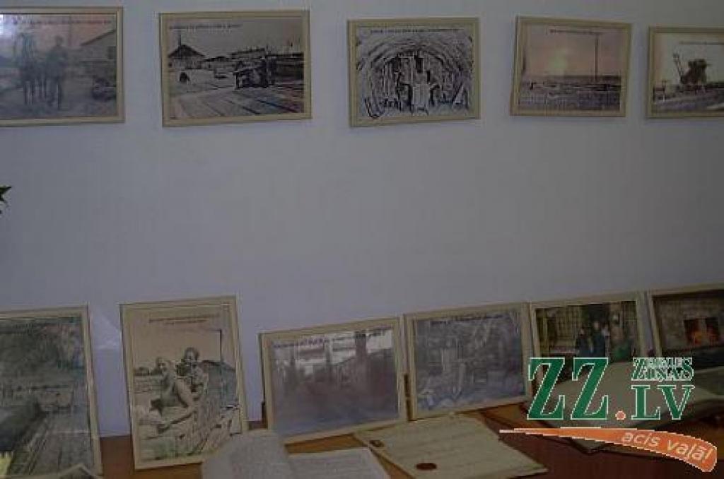 Pirmās «Māla dienas Kalnciemā» sākās otrdien ar izstādes «Māla izmantošana Kalnciema ķieģeļu ražošanā» atklāšanu pagasta bibliotēkā. 
Autors: Nadežda Vovere