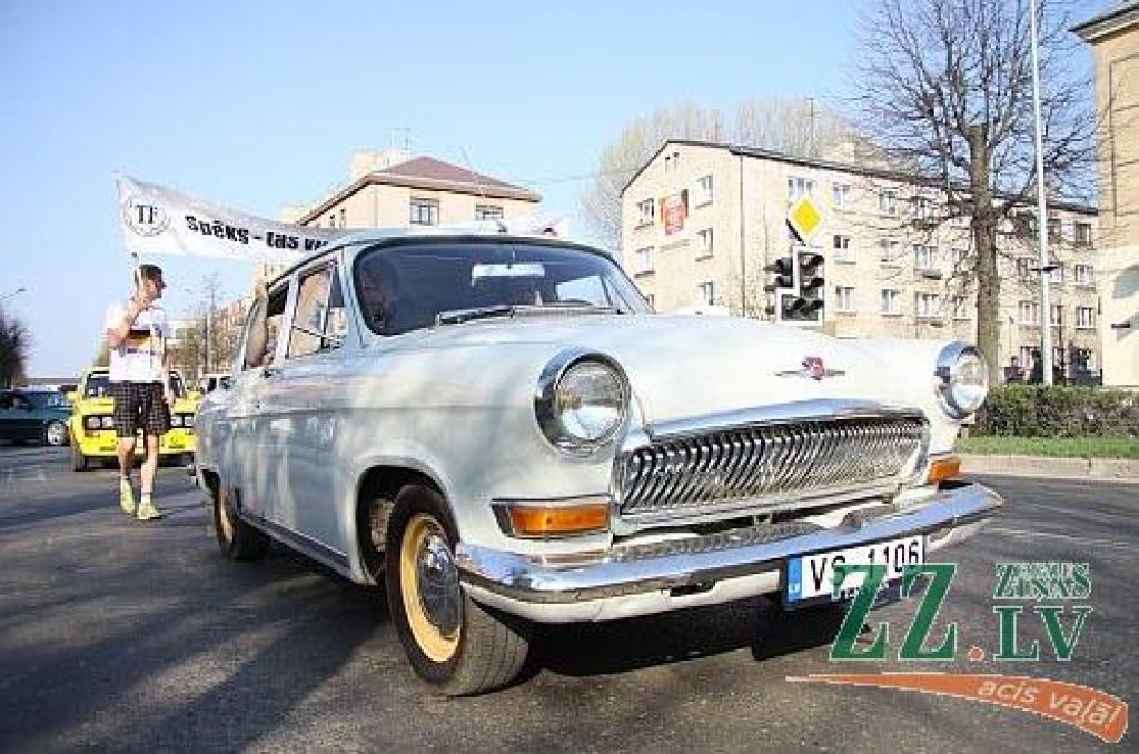 Pavasarī garāžās sāk rosīties auto sporta entuziasti, kuri nelaiž garām nevienu iespēju pārbaudīt un nostiprināt auto vadīšanas prasmes. Viens no pasākumiem, kas nodrošina vietu un laiku prasmju nostiprināšanai, ir ikgadējās Mehu dienas....