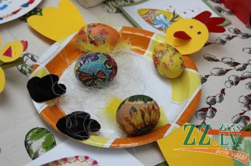 Jelgavas Sabiedrības Integrācijas pārvaldes organizētajā tirdziņā «Dāsnums mūžam neizsmeļams» 16.aprīlī pircēju atsaucība bija maza, secina tirgotāji. «Cilvēkiem nav naudas, lai pirktu mūsu lietas,» rezumē Jelgavas Pensionāru biedrības...