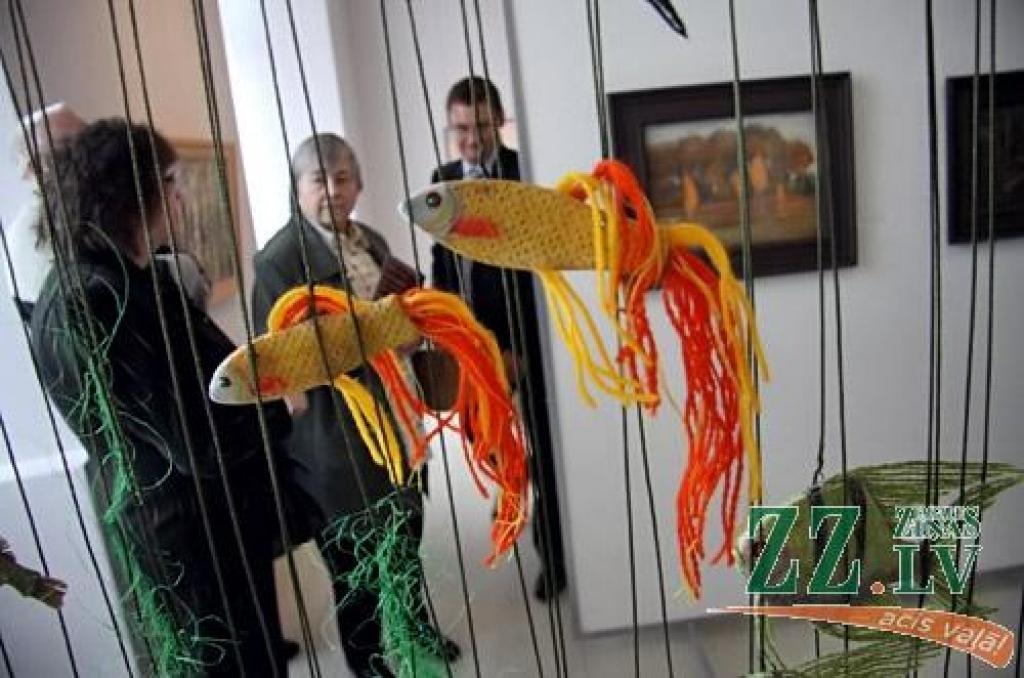 Jelgava, kā to Pavasara izstādes atklāšanā ceturtdien Ģ.Eliasa Vēstures un mākslas muzejā uzsvēra muzeja direktores vietniece Marija Kaupere, ir viena no pirmajām pilsētām, kas šogad aizsāk Mākslas dienu pasākumus Latvijā. Pie tam ar sen...