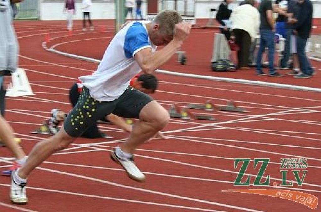 Autors: No sportista personīgā albuma