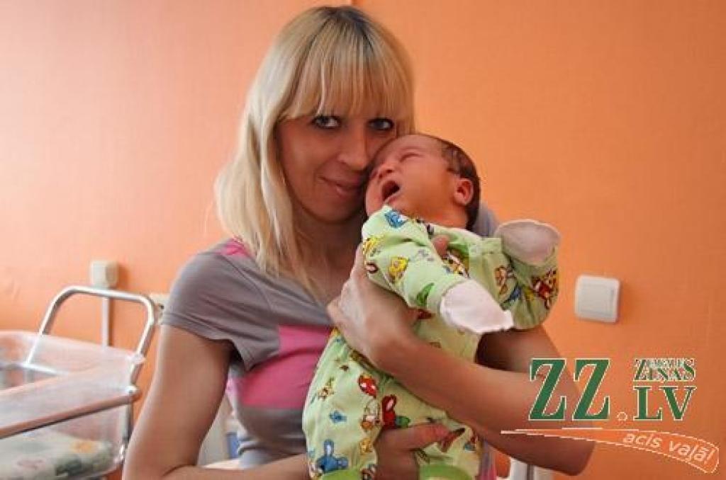 5.maijā vircavnieku Oksanas Litinas un Ilmāra Dreļa ģimenē sagaidīts pieaugums – dēls.
Autors: Agris Samcovs