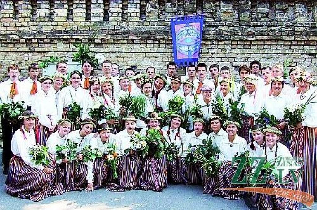 Skolu jaunatnes dziesmu svētku laureāts – koris «Skali» – 3. maijā aicina uz pavasara koncertu Jelgavas Valsts ģimnāzijā.
Autors: no «Skalu» arhīva 