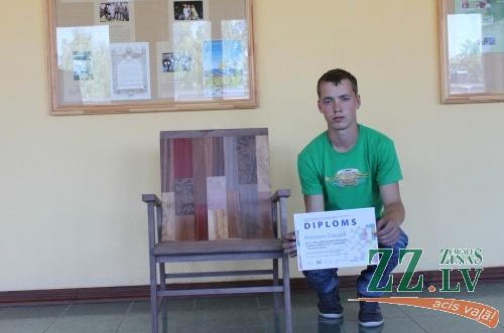 Autors: Jelgavas Amatniecības vidusskolas albums