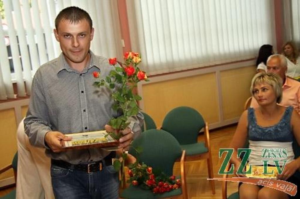 29.jūlijā novada vadība apbalvoja labākos un iedzīvotāju atzītākos uzņēmumus, lai izteiktu pateicību uzņēmējiem un  motivētu turpmāk uzlabot pakalpojumu kvalitāti. Pasākumu, kas šogad notiek pirmoreiz, paredzēts rīkot katru gadu. Jelgavas...