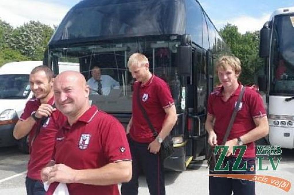 Ierašanās Anglijā.
Autors: www.fkjelgava.lv