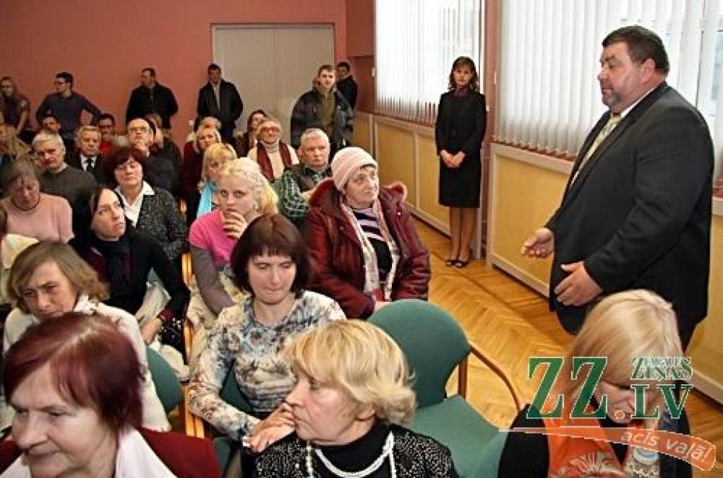 Jelgavas novada iedzīvotāji rīkojuši vairākas tikšanās ar novada vadību.
Autors: Agris Samcovs