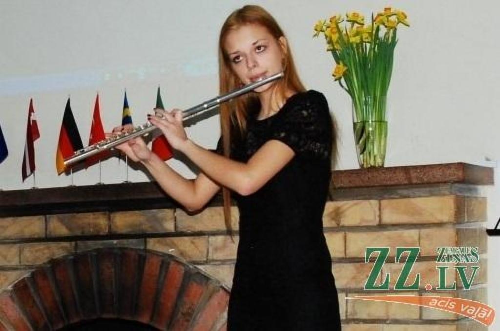 Zane Zvirbule.
Autors: No personīgā albuma.