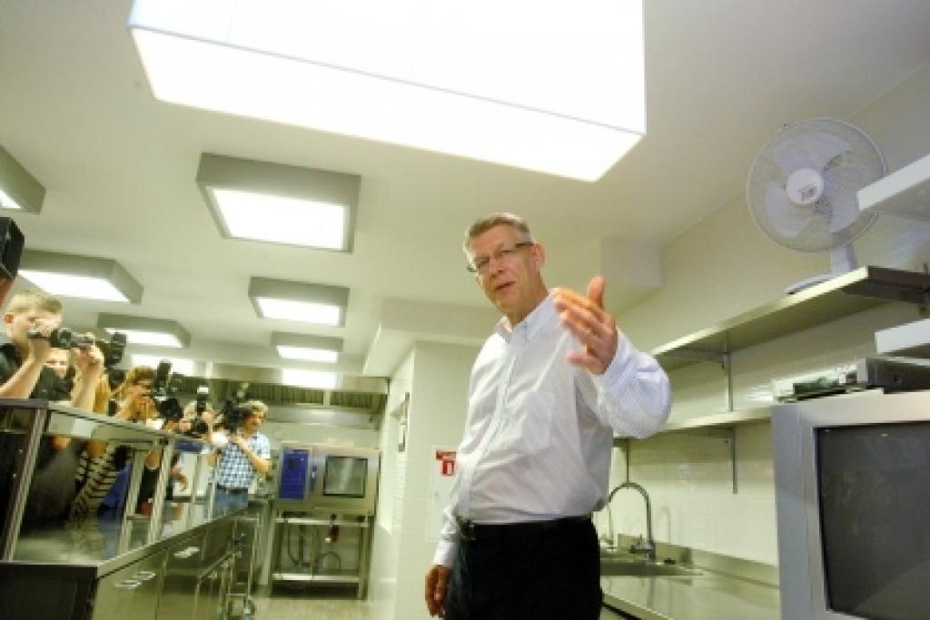 Dalība Valsts prezidenta Jūrmalas rezidences „atvērto durvju” pasākumā plašsaziņas līdzekļu pārstāvjiem 7.jūlijā.
Autors: Valsts prezidenta kanceleja