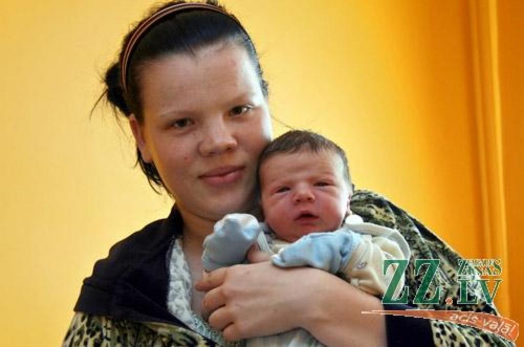 Inita Freimane un Andris Petrovs 4. jūlijā pulksten 20.20 sagaidījuši pasaulē nākam savu pirmdzimto dēliņu.
Autors: Agris Samcovs