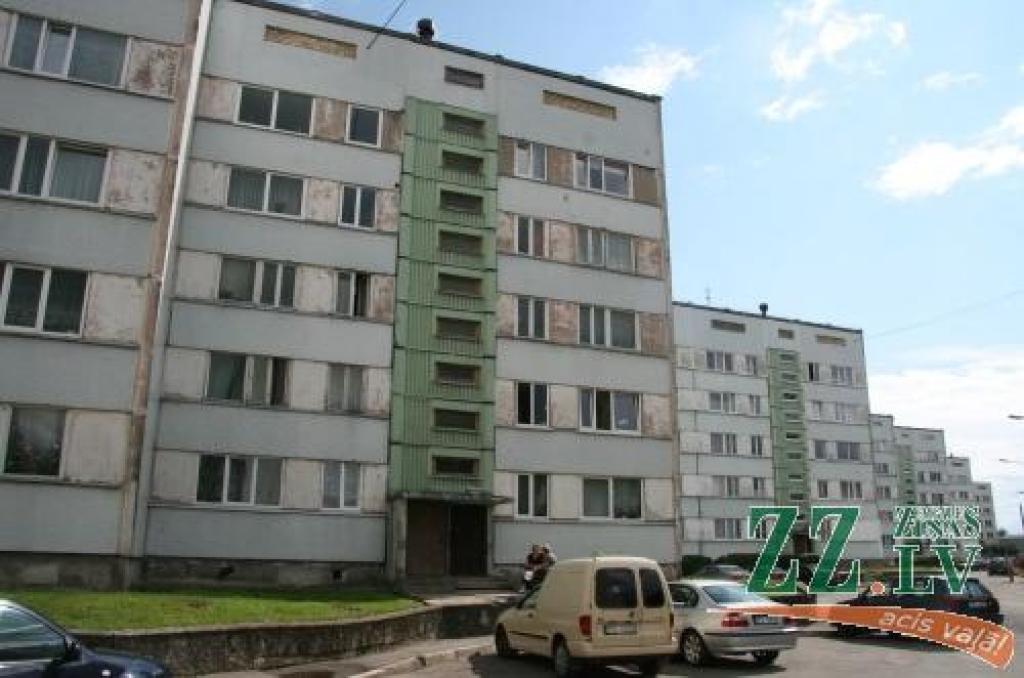 Kāda sieviete stāsta, ka suņu rejās klausās jau aptuveni divus gadus – suņi piecos no rīta pamodina viņu un aizmigt vairs nav iespējams.
Autors: Agris Samcovs