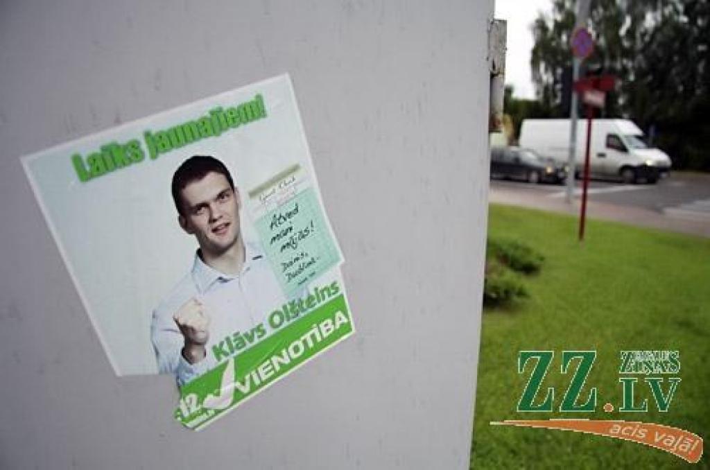 Informācija par bijušā «Vienotības» politiķa tagadējā Zatlera reformu partijas deputāta kandidāta Klāva Olšteina nelikumīgajām reklāmām – uzlīmēm uz laternu stabiem – nodota aģentūrai «Pilsētsaimniecība».
Autors: Agris Samcovs