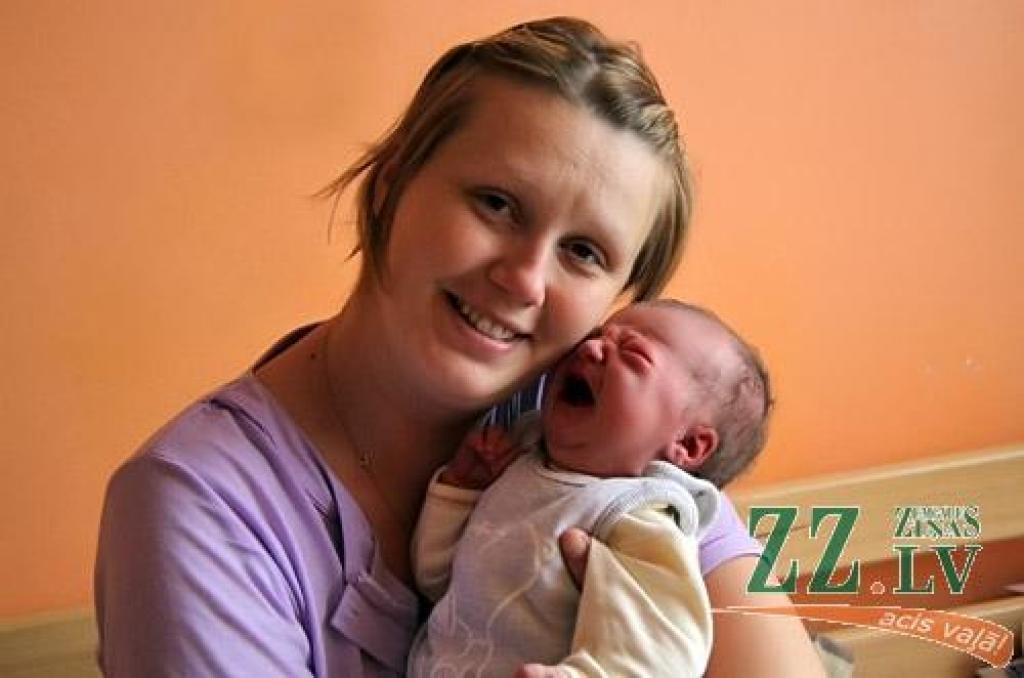 12.septembrī savu otro meitiņu pasaulē nākam kopā sagaidīja Līga un Uldis Helvigi no Rundāles.
Autors: Agris Samcovs
