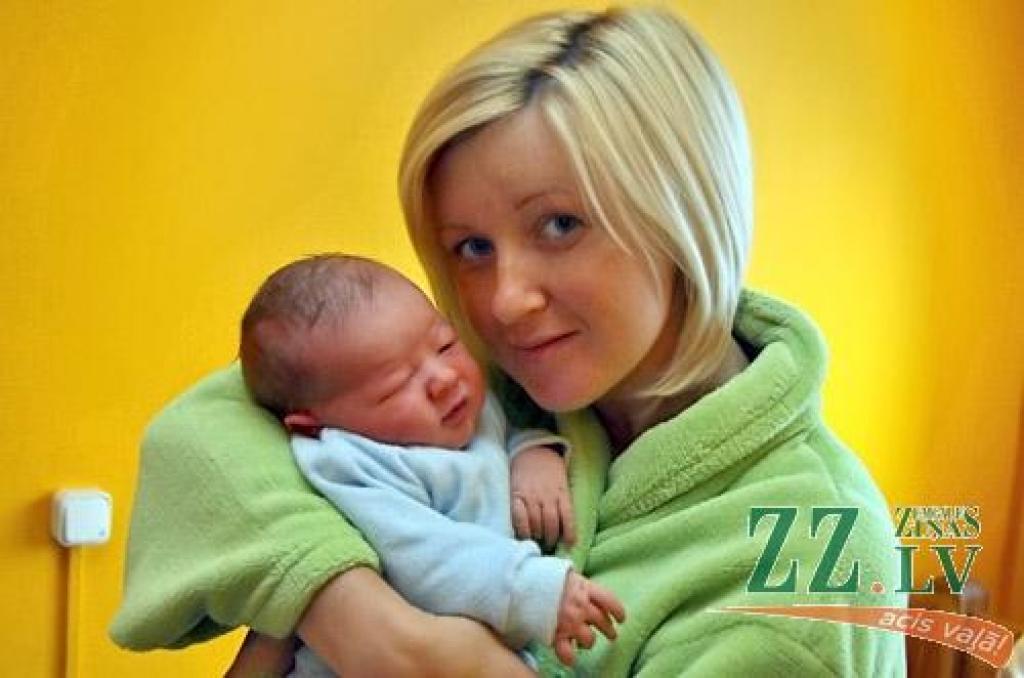 Jelgavnieku Simonas un Raivja Zīļu ģimenes pieaugums sagaidīts pirmdien, 5.septembrī, pulksten pustrijos pēcpusdienā.
Autors: Agris Samcovs