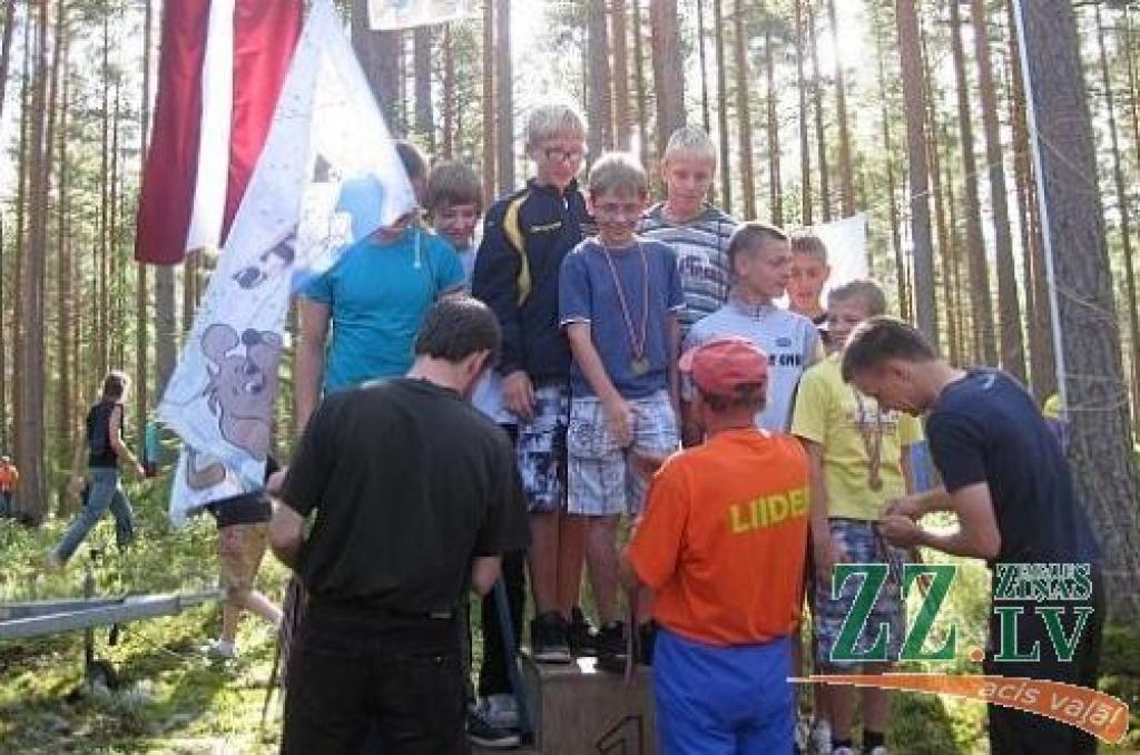 Autors: No sportistu personīgā albuma