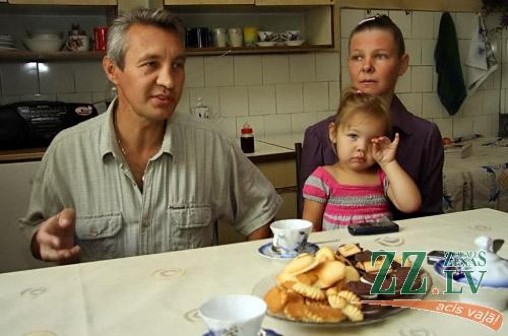 Desmit gadu jelgavnieka Normunda Černaja dzīve svārstījusies uz būt vai nebūt robežas.
Autors: Agris Samcovs