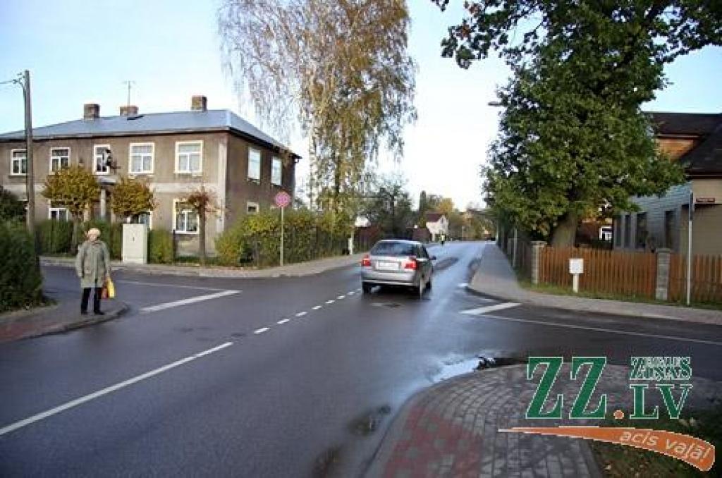 Vai un kādi soļi paredzēti satiksmes drošības uzlabošanai Pulkveža O.Kalpaka ielā, lasiet ceturtdienas avīzē. 
Autors: Agris Samcovs