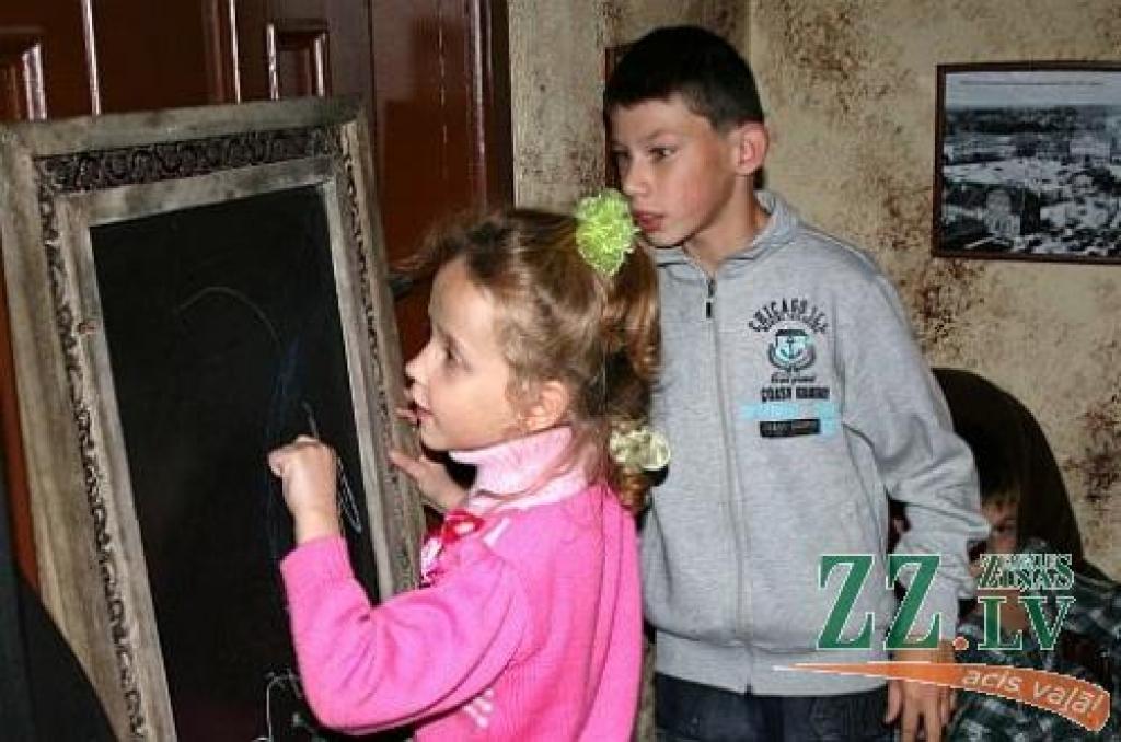 Mazais Vladimirs (pa labi) ir bezgala dzīvespriecīgs un kustīgs puika.
Autors: Dace Diržine