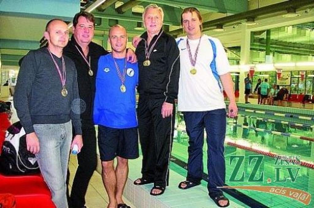 Autors: No sportista personīgā albuma