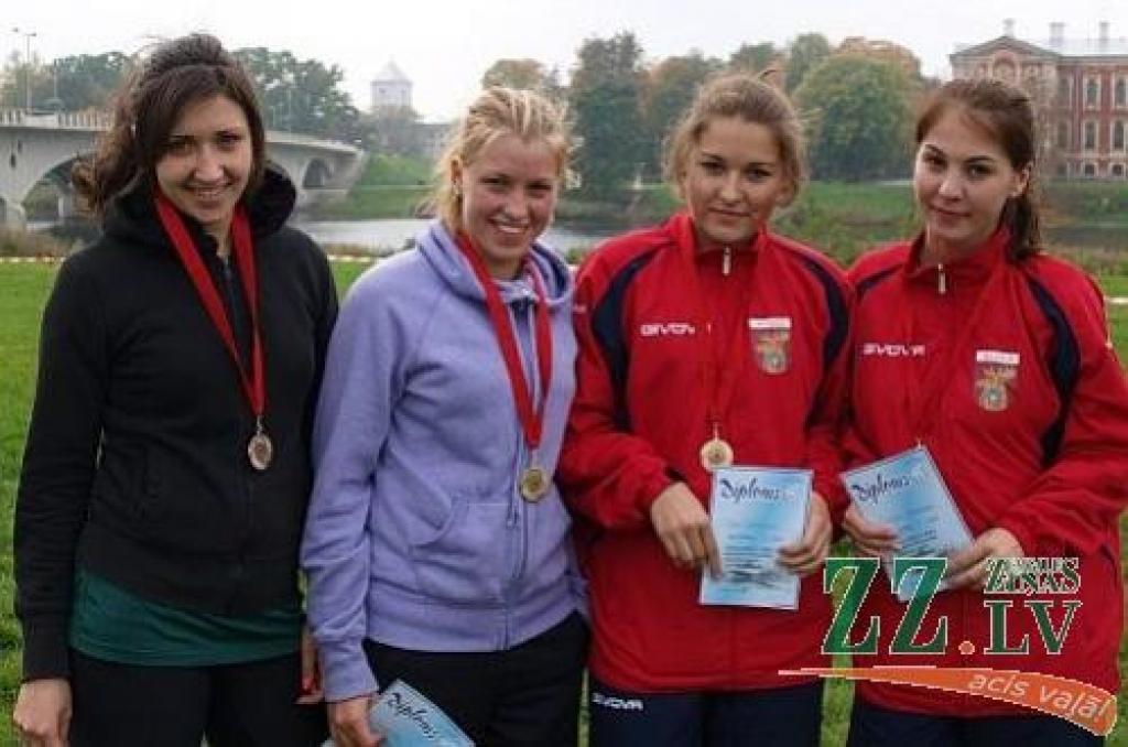 Autors: No sportistu personīgā albuma