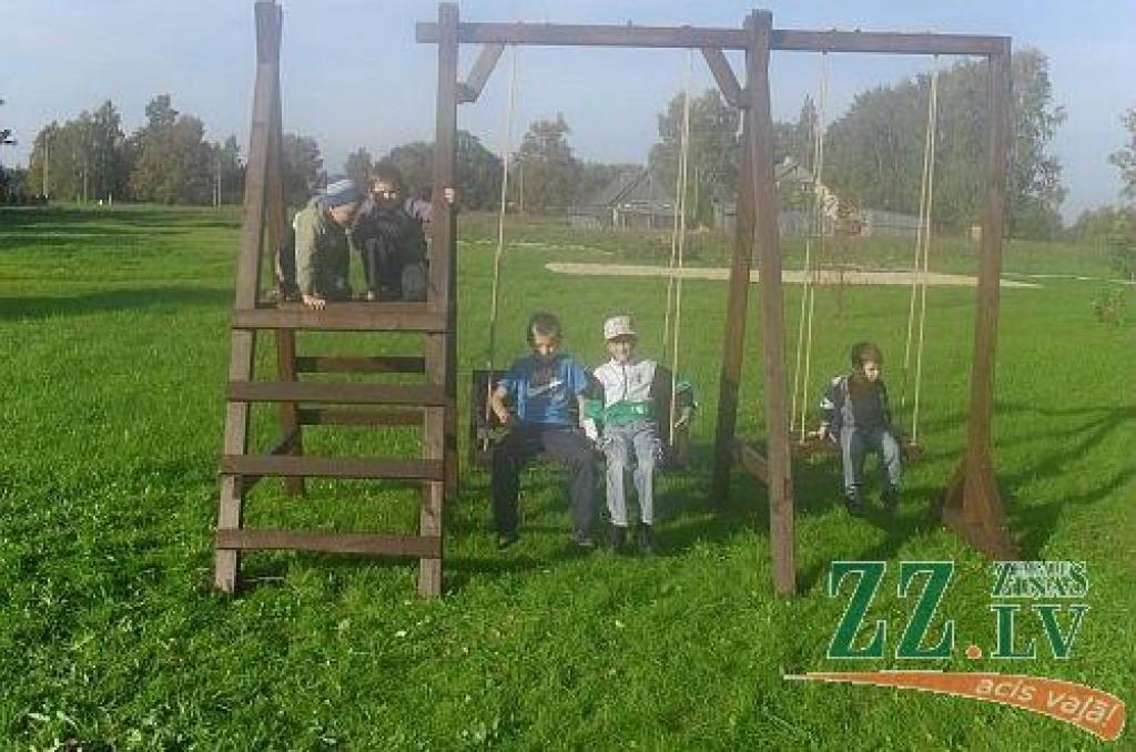 Autors: biedrība «Austrumu iela 15»