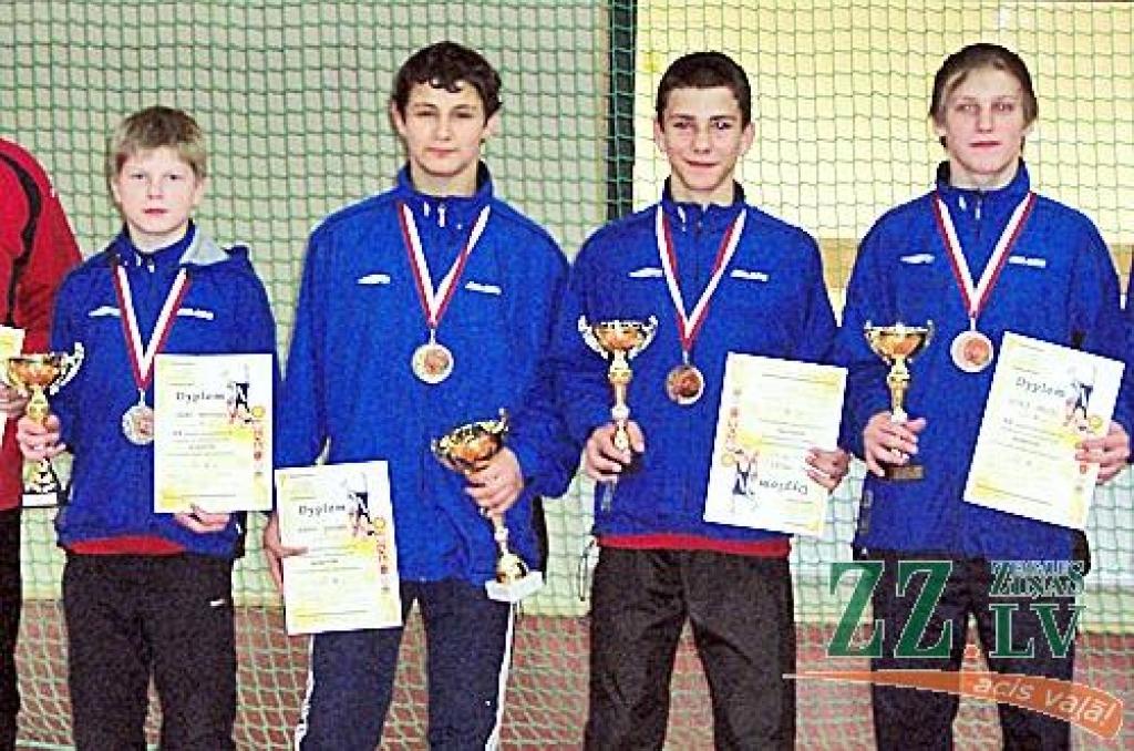 Autors: No sportistu personīgā albuma