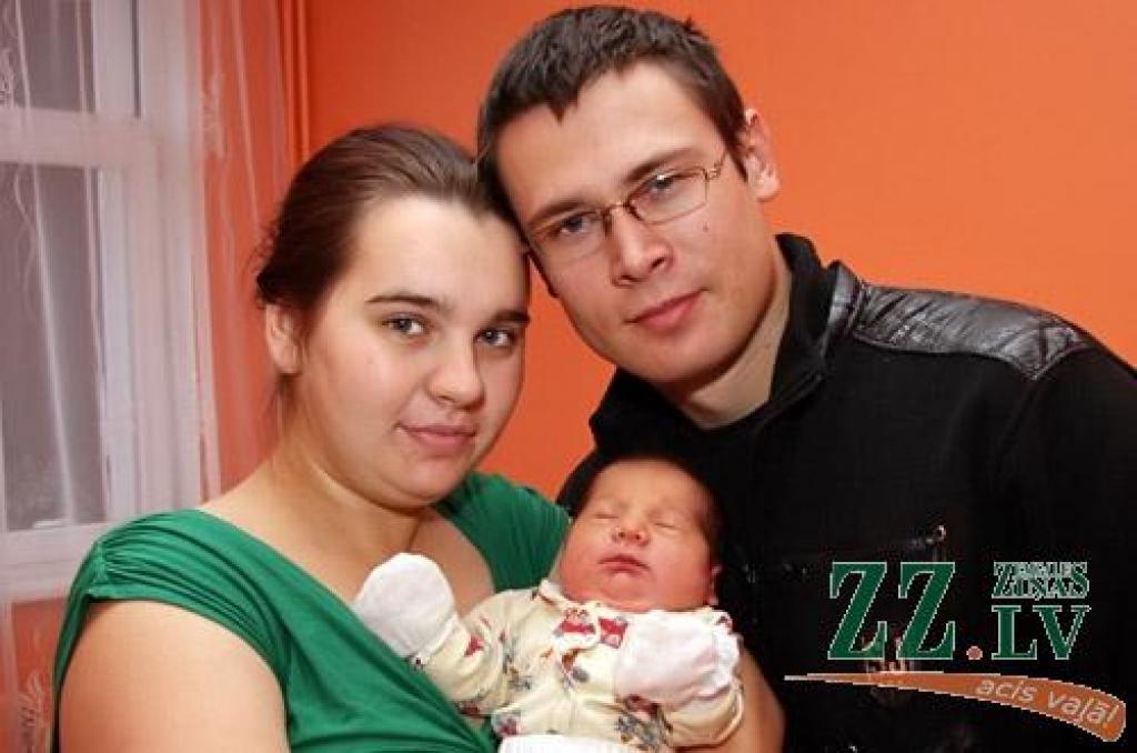 21. novembrī turpmāk dzimšanas dienu svinēs Santas Kirilovas un Gata Drevinska pirmdzimtā meitiņa Daniela.
Autors: Agris Samcovs