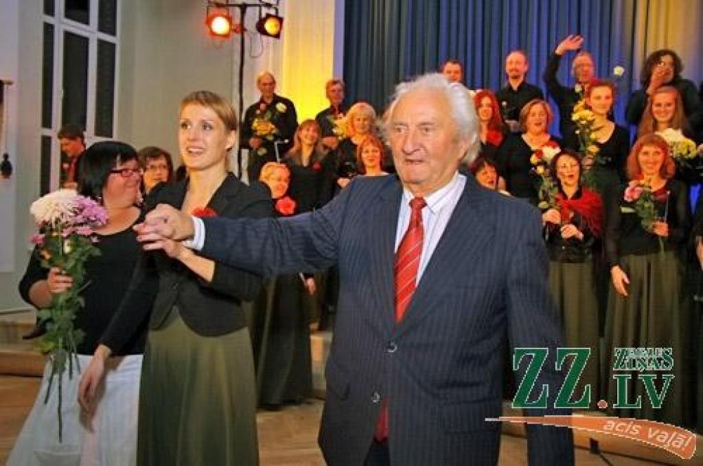 Imants Kokars kora «Zemgale» 50 gadu jubilejā šā gada 12. novembrī.
Autors: Agris Samcovs