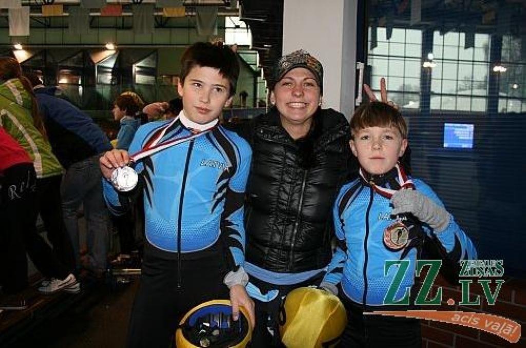 Autors: No sportistu personīgā albuma