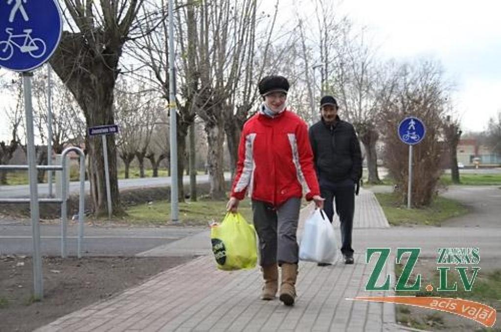 Par Ozolnieku pašvaldības līdzekļiem rekonstruētā Celtnieku iela Ānē.
Autors: Agris Samcovs