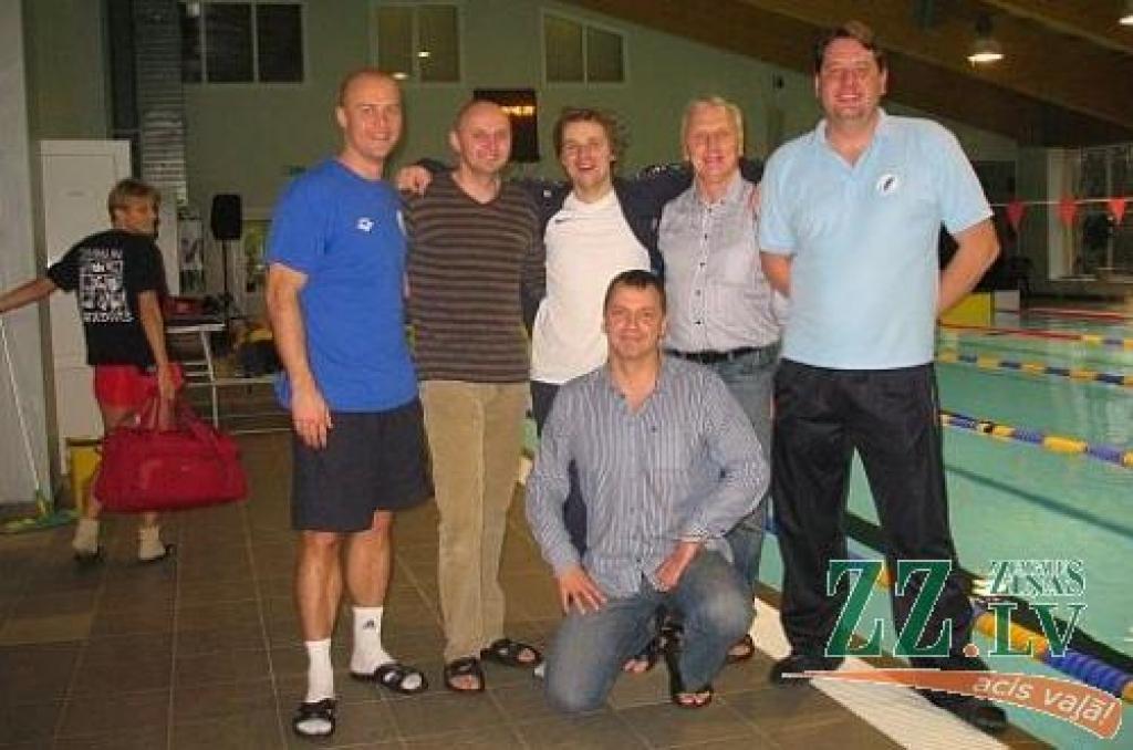 Autors: No sportistu personīgā albuma