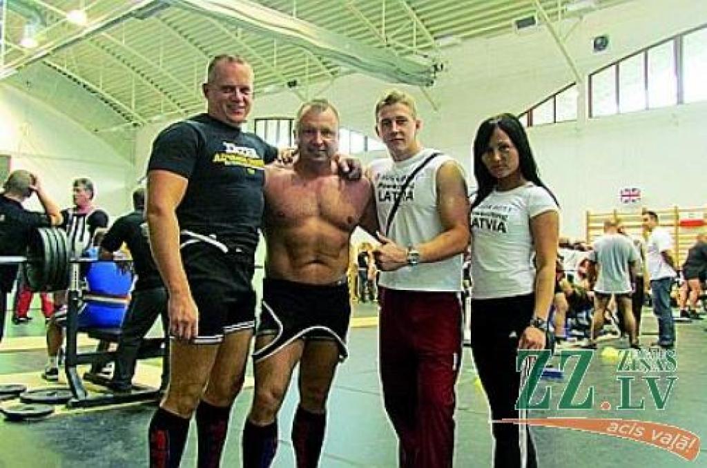 Autors: No sportistu personīgā albuma