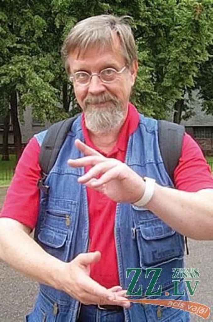 Rīta elpošanas vingrinājumu iesaka Igors Kudrjavcevs: Ieelpojot caur degunu, izjūtiet, ka gaiss ir it kā pilns ar kaut ko skaistu, labu patīkamu. Ar gaismu un labām domām piepildiet visas plaušas un izelpojiet caur muti. Iedomājieties, ka izpūšat ārā visas negatīvās emocijas, slimības, mikrobus. Vingrinājumu atkārtojiet vairākas reizes. 
Autors: No personīgā albuma