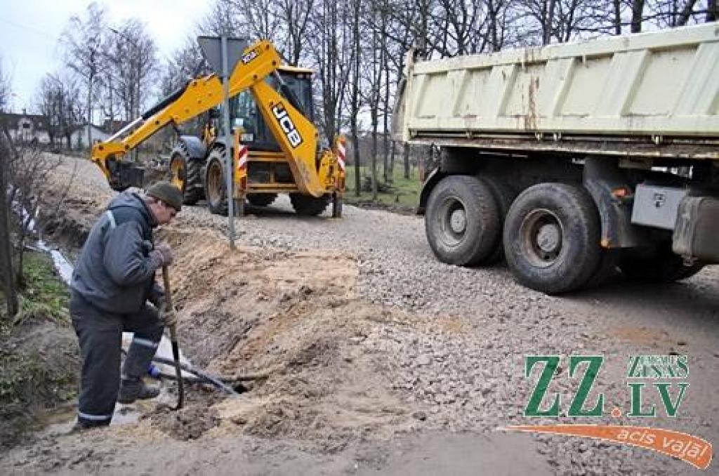 Pagasta pārvaldes vadītājs Leonīds Koindži - Ogli teic, ka pēc rekonstrukcijas elejniekiem dzeramajam ūdenim  jākļūst tīrākam un kanalizācijas sistēmai drošākai. 
Autors: Agris Samcovs