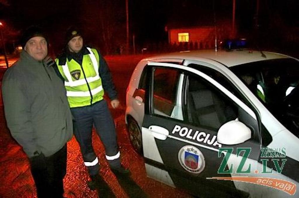 Tradicionālajā kampaņā «Esi redzams!», kas sākta 1. novembrī un  noslēgsies pavasarī, policistiem uzdots pievērst uzmanību šiem neaizsargātākajiem satiksmes dalībniekiem, kas bieži vien paši par savu drošību nerūpējas pietiekami atbildīgi.  
Autors: Agris Samcovs