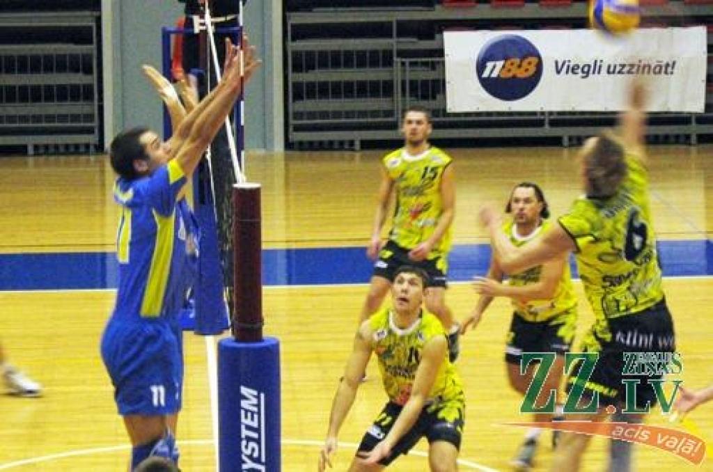 Rolands Ozoliņš pret Aivi Āboliņu
Autors: Maija Laizāne