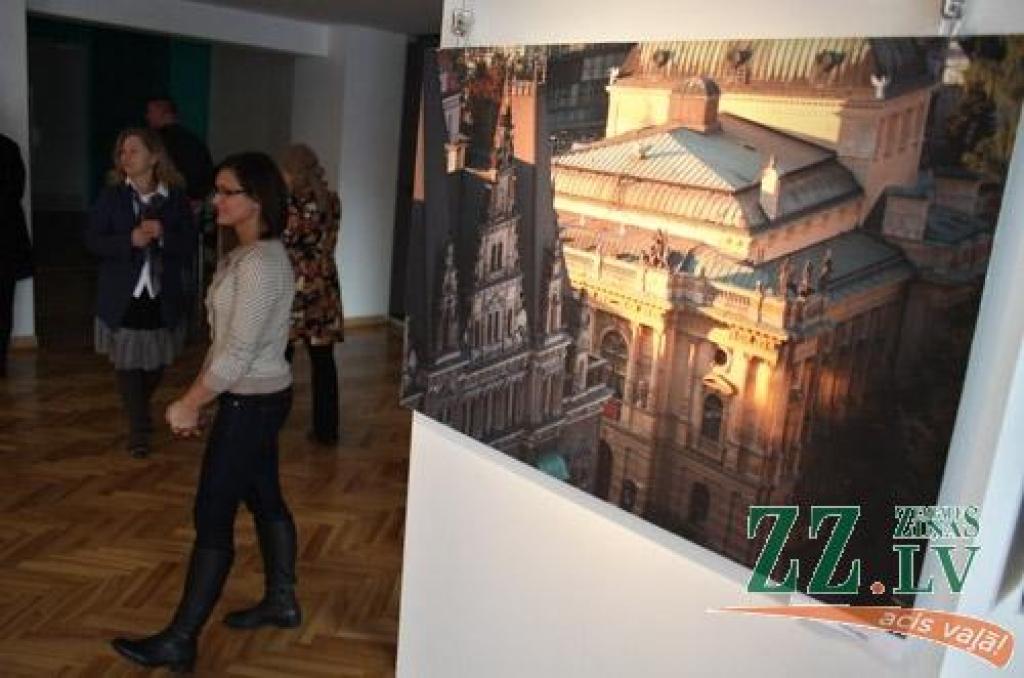 Ieskats Liberecas savdabīgajā arhitektūrā ir desmitais čehu kultūras projekts, ko Čehijas Republikas vēstniecība Jelgavas kultūras namā kopš 2000. gada piedāvā mūsu pilsētas iedzīvotājiem, saskaitījis vēstniecības kultūras projektu...