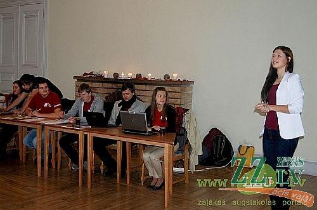 D.Ziediņa (pa labi)
Autors: no www.llu.lv