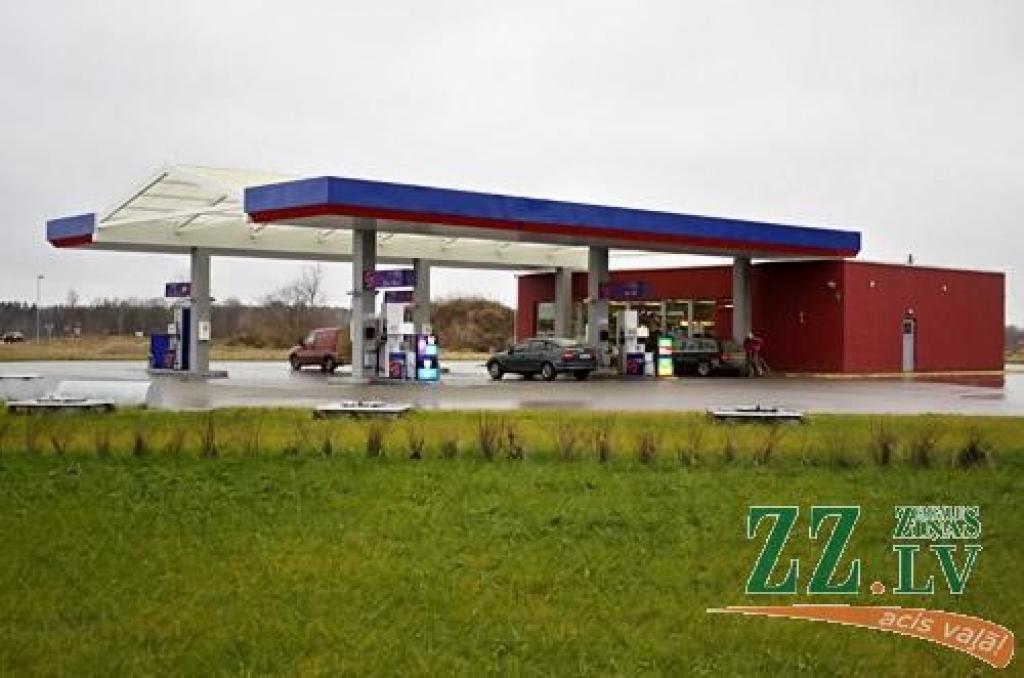 Divdesmit astoņi televizori, gaļas izstrādājumi, smaržas – tās ir preces, kas novembrī un decembrī nozagtas no auto kravas furgoniem Elejas «Astarte – Nafta» degvielas uzpildes stacijā, kurā bieži vien nakšņo tālbraucēju šoferi. 
Autors: Agris Samcovs