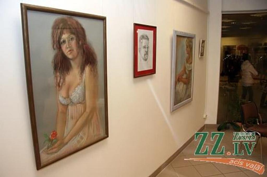 Jelgavas lielveikala «Pilsētas pasāža» otrajā stāvā sestdien tika atklāta mākslinieces Ludmilas Grīnbergas veidoto portretu izstāde «Jūs esat mīlestība».
«Laikam jau tieši tā saucamais mārketings ir tā lieta, kā man visvairāk pietrūkst,»...